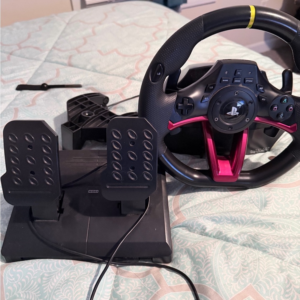 PlayStation 4 hori apex Gaming Steering Wheel and Pedals Set .